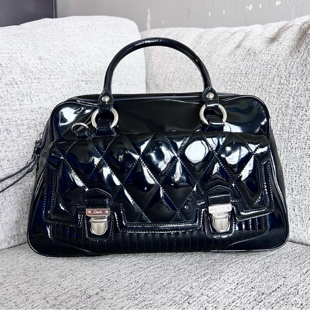 Coach Poppy Liquid Gloss Pushlock Black Handbag/Satchel EUC